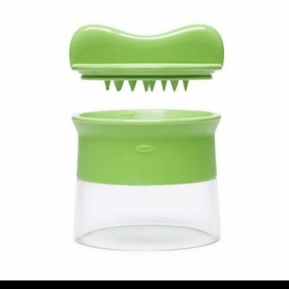NEW OXO Good Grips Hand Held Spiralizer Curly Vegetable Noodles Dishwasher Safe - Picture 4 of 6